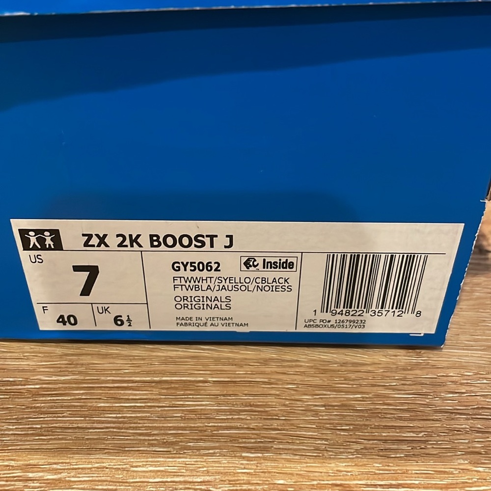 Adidas boost shoes - Picture 8 of 8